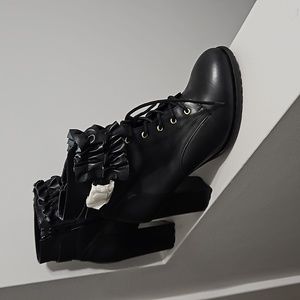 Betsy Johnson Women's Allexus Black Boot Bootie size 8 NWOT